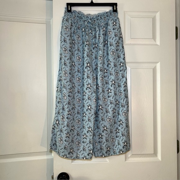Salty Lemon Wide Leg Cropped floral Pants - Picture 1 of 4